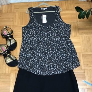 🎁 NWT Banana R. Size M top